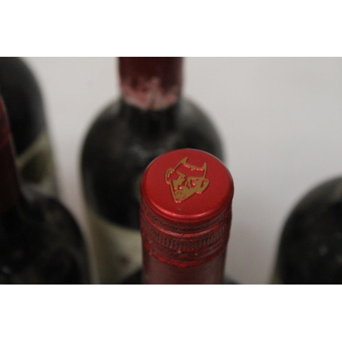 356 - FIVE BOTTLES OF RESERVA CASILLERO DEL DIABLO CABERNET SAVIGNON CHILEAN 2016 RED WINE TOGETHER WITH A... 