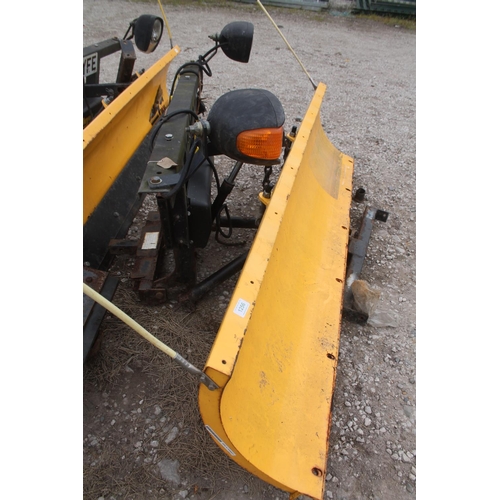 1256 - SET OF YELLOW MEYER DRIVE PRO PLOUGH  NO VAT