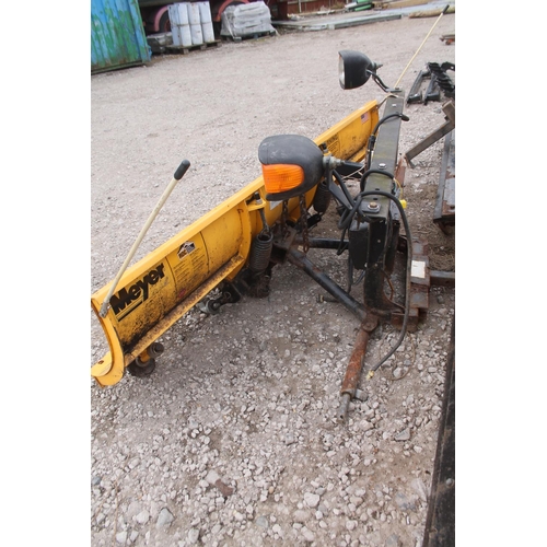 1256 - SET OF YELLOW MEYER DRIVE PRO PLOUGH  NO VAT