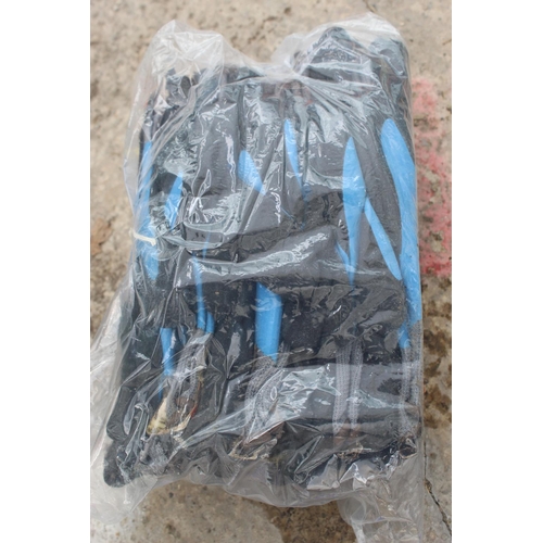 29 - NEW 12 PAIRS OF LARGE GRIPPER GLOVES  NO VAT