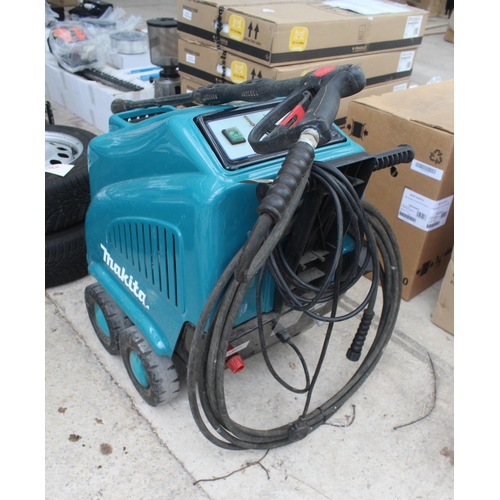 35 - MAKITA DIESEL STEAM CLEANER 240 V   NO VAT