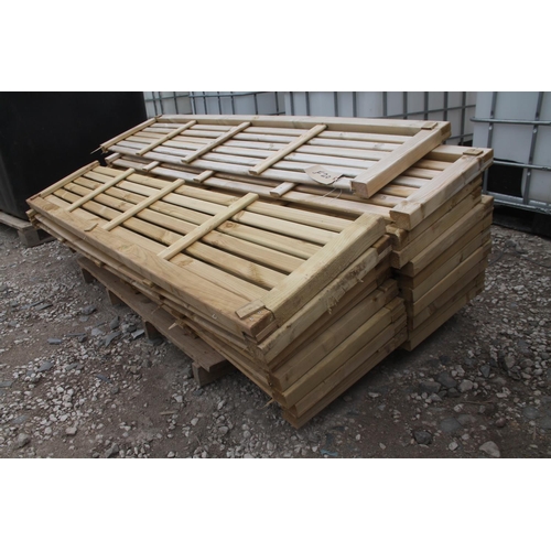 1182 - PALLET OF OFFCUT FENCE PANELS  + VAT