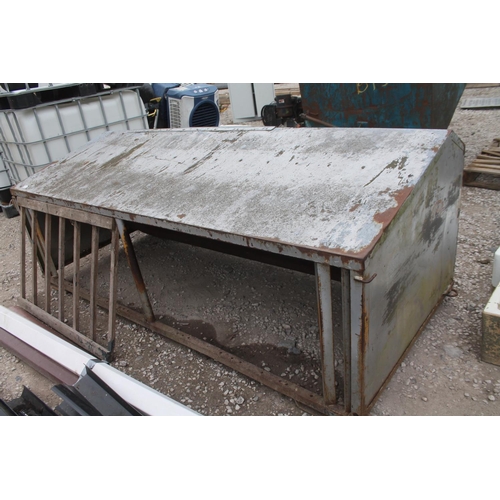 1195 - LAMB CREEP FEEDER  NO VAT