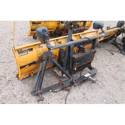 1257 - SET OF YELLOW MEYER DRIVE PRO PLOUGH  NO VAT