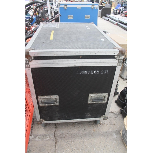 1379 - FLIGHT CASE 95 CM LENGTH, 66 CM WIDE, 85 CM HEIGHT  + VAT