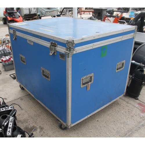 1388 - FLIGHT CASE XXL 125 CM LENGTH, 95 CM WIDE, 99 CM HEIGHT  + VAT