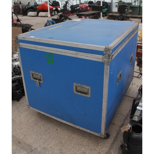 1388 - FLIGHT CASE XXL 125 CM LENGTH, 95 CM WIDE, 99 CM HEIGHT  + VAT