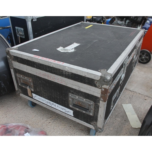 1392 - FLIGHT CASE 110 CM X 74 CM X 54 CM HIGH  + VAT