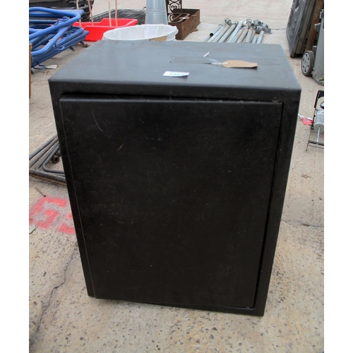 1464 - STEEL GUN CABINET WITH 2 KEYS (IN OFFICE)  NO VAT