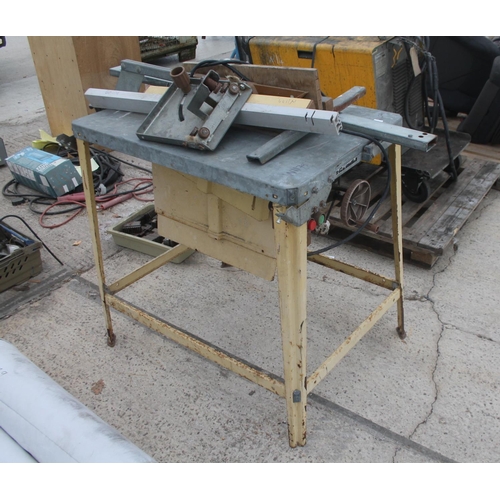 1468 - SAW BENCH WITH VARIOUS MITRE ATTACHMENTS IN WORKING ORDER  NO VAT