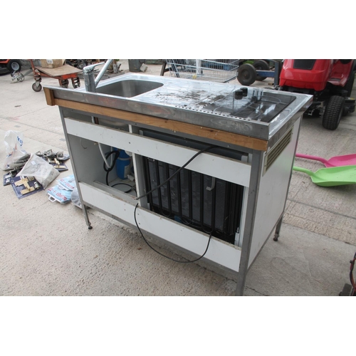 1557 - SINK AND COOKER FRIDGE CABINET  NO VAT