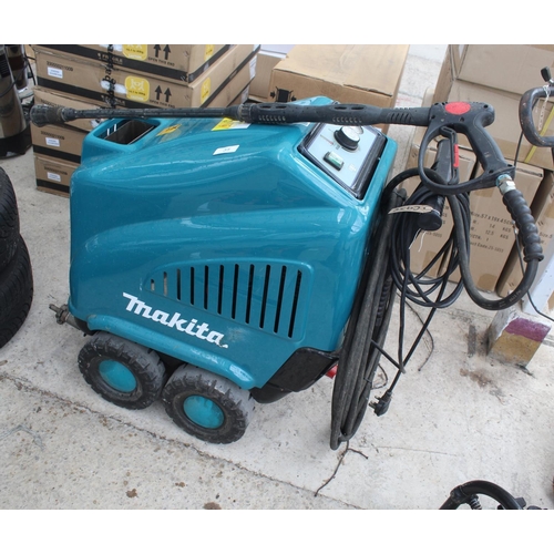 35 - MAKITA DIESEL STEAM CLEANER 240 V   NO VAT