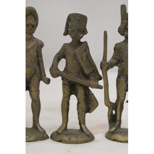 195 - THREE HEAVY, SOLID BRASS, NAPOLEONIC SOLDIERS, HEIGHT 15CM