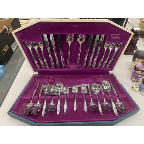 188 - TWO CASED CANTEENS OF CUTLERY TO INCLUDE MANOR HOUSE AND ONEIDA