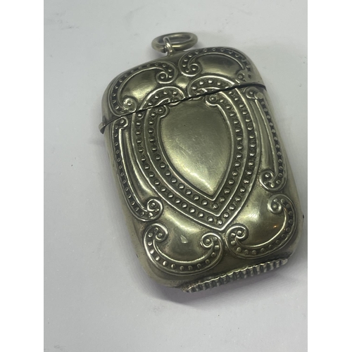 525 - A SILVER PLATED DECORATIVE VICTORIAN VESTA CASE