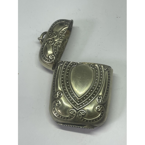 525 - A SILVER PLATED DECORATIVE VICTORIAN VESTA CASE