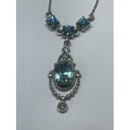 544 - A VICTORIAN STYLE MARKED SILVER NECKLACE WITH AQUAMARINE COLOURED STONE