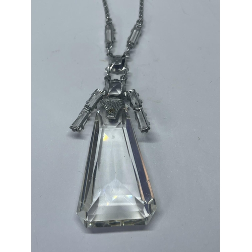 547 - A MARKED 925 SILVER VICTORIAN STYLE PENDANT NECKLACE WITH CLEAR STONES IN THE FORM OF A LADY