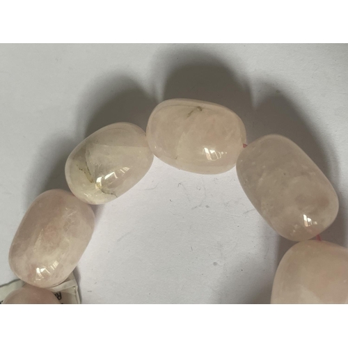 556 - A ROSE QUARTZ BRACELET