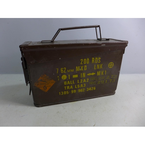 401 - A GREEN PAINTED 7.62MM AMMUNITION BOX