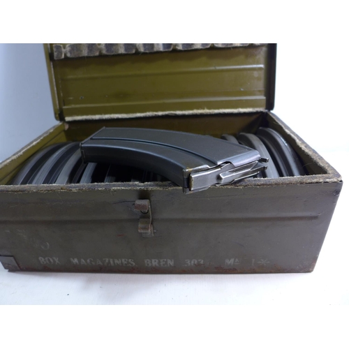 402 - A GREEN PAINTED 303 BREN GUN MAGAZINE BOX WITH TWELVE MAGAZINES