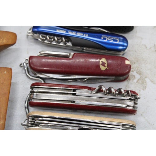 214 - FIVE VINTAGE MULTI-TOOL PENKNIVES AND ONE OTHER