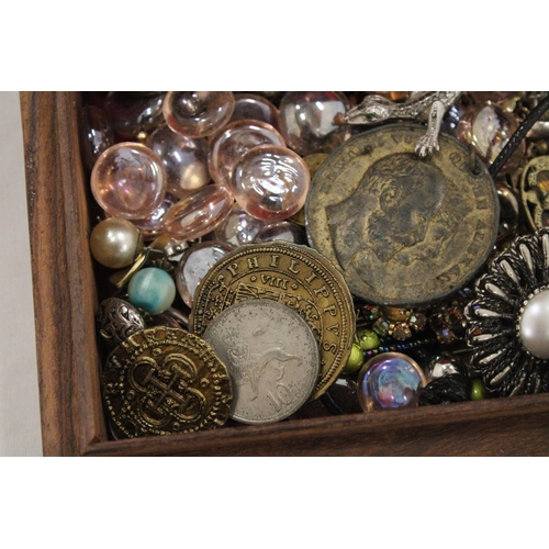 220 - A VINTAGE HARDWOOD BOX WITH JEWELLERY AND COINS