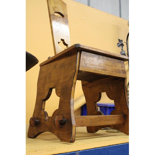 267 - A VINTAGE WOODEN BIBLE CHAIR WITH A DRAWER TO THE FRONT