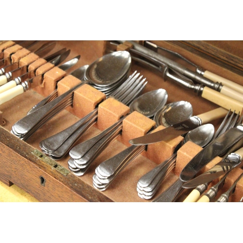 279 - AN ART DECO CUTLERY OF CANTEEN