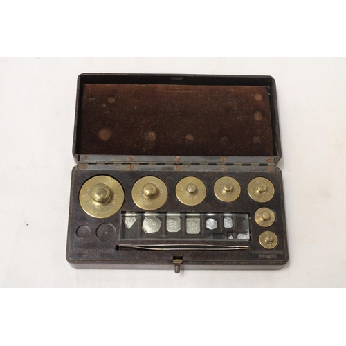 296 - A VINTAGE SET OF WEIGHTS BY GRIFFIN AND TATLOCK, LONDON,