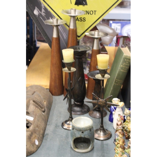 889 - A QUANTITY OF LARGE CANDLESTICKS TO INCLUDE TEAK WITH STAINLESS STEEL TOPS, WOOD, METAL PLUS A WAX M... 