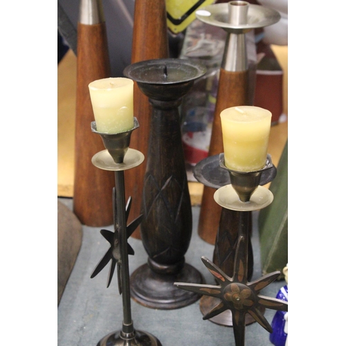 889 - A QUANTITY OF LARGE CANDLESTICKS TO INCLUDE TEAK WITH STAINLESS STEEL TOPS, WOOD, METAL PLUS A WAX M... 