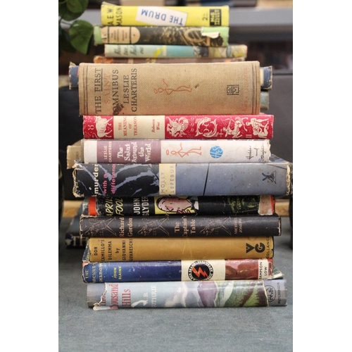 892 - THIRTY ONE VINTAGE BOOKS TO INCLUDE THE FIRST SAINT OMNIBUS, ETC