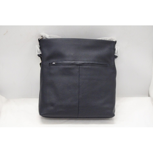 894 - A GIGI FRATELLI ITALIAN BAG, AS NEW WITH DUST BAG -  RETAILS FOR £185