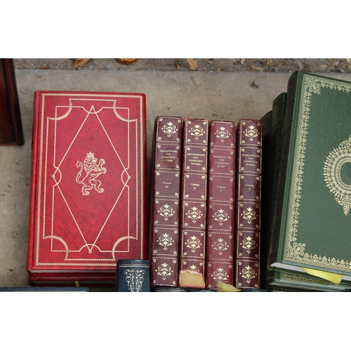 1899 - AN ASSORTMENT OF VARIOUS VINTAGE HARDBACK BOOKS