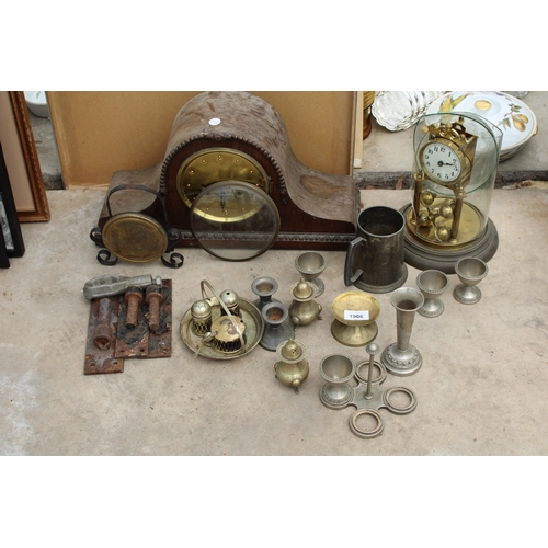 1906 - AN ASSORTMENT OF ITEMS TO INCLUDE CLOCKS AND METALWARE ITEMS ETC