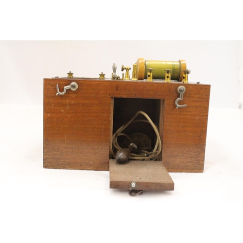 234 - A 1930'S DR SPENCER'S ELECTRIC SHOCK MACHINE IN HARDWOOD CASE