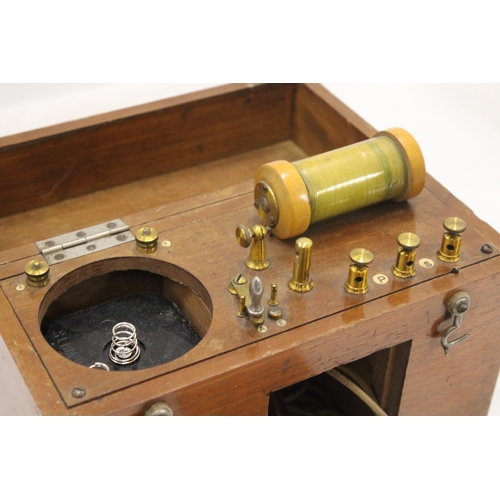 234 - A 1930'S DR SPENCER'S ELECTRIC SHOCK MACHINE IN HARDWOOD CASE