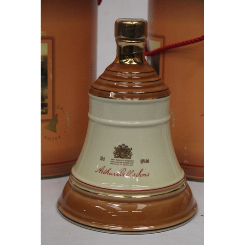 305 - TWO SEALED BELL'S OLD SCOTCH WHISKY EXTRA SPECIAL 50 CL IN A FINE PORCELAIN DECANTER FINISHED IN 22 ... 