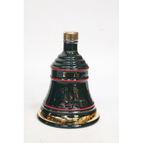 308 - A SEALED BELL'S FINEST OLD SCOTCH WHISKY IN A CHRISTMAS 1992 PORCELAIN DECANTER FINISHED IN 22 CARAT... 