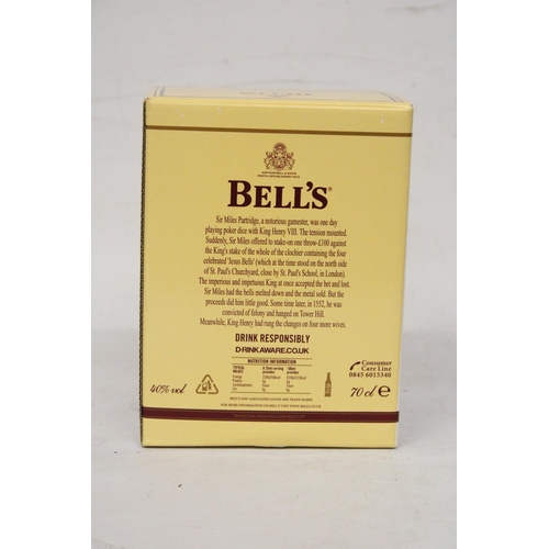 309 - A SEALED BELL'S EXTRA SPECIAL 70 CL OLD SCOTCH WHISKY IN A LIMITED EDITION CHRISTMAS 2007 DECANTER