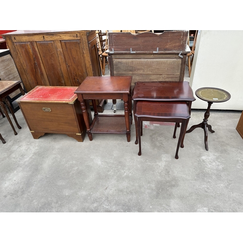 2879 - A LEATHER TOPPED MAHOGANY WINE TABLE, NEST OF TWO TABLES, OCCASIONAL TABLE AND LEATHER TOPPED RECORD... 