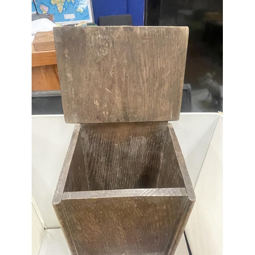 11 - A VINTAGE OAK CANDLE BOX