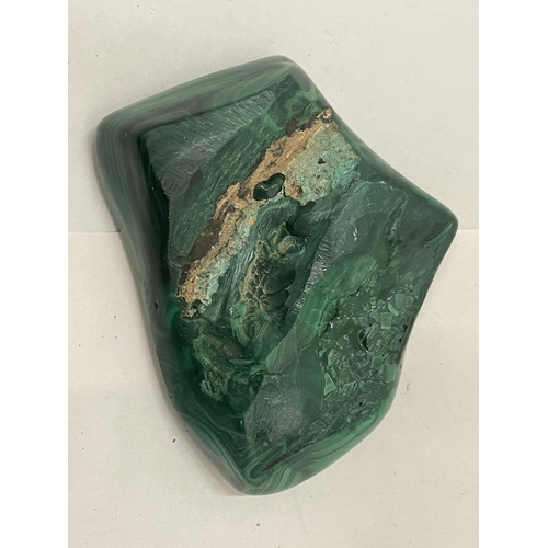 30 - A MALACHITE ASHTRAY