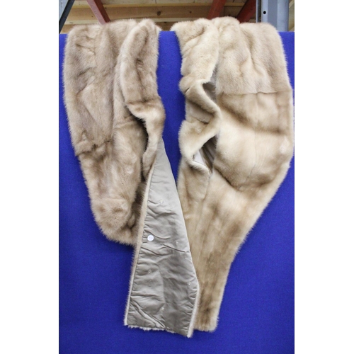 88 - A CREAM FUR STOLE