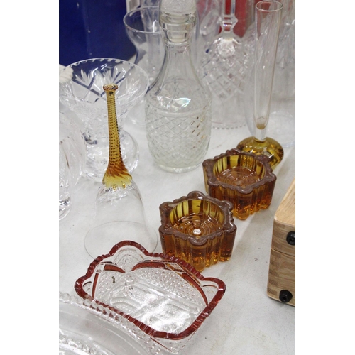 166 - A QUANTITY OF GLASSWARE TO INCLUDE, DECANTERS, BOWLS, VASES, BELLS, ETC