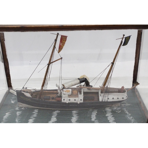 230 - A VINTAGE STEAM SHIP SCHOONER IN GLASS CABINET APPROXIMATELY 25CM X 37CM