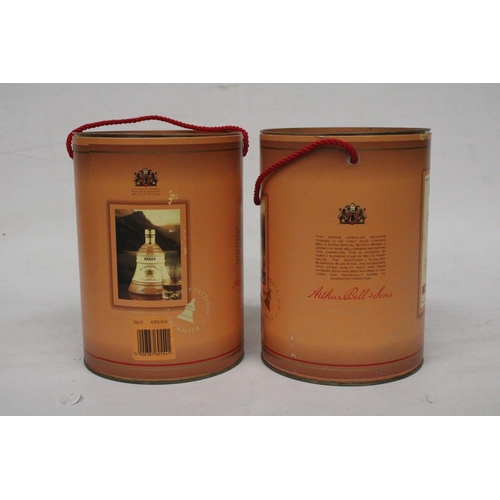 305 - TWO SEALED BELL'S OLD SCOTCH WHISKY EXTRA SPECIAL 50 CL IN A FINE PORCELAIN DECANTER FINISHED IN 22 ... 