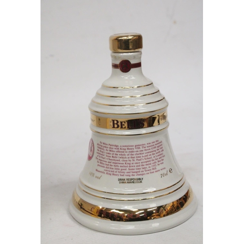 309 - A SEALED BELL'S EXTRA SPECIAL 70 CL OLD SCOTCH WHISKY IN A LIMITED EDITION CHRISTMAS 2007 DECANTER