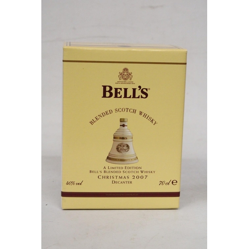 309 - A SEALED BELL'S EXTRA SPECIAL 70 CL OLD SCOTCH WHISKY IN A LIMITED EDITION CHRISTMAS 2007 DECANTER